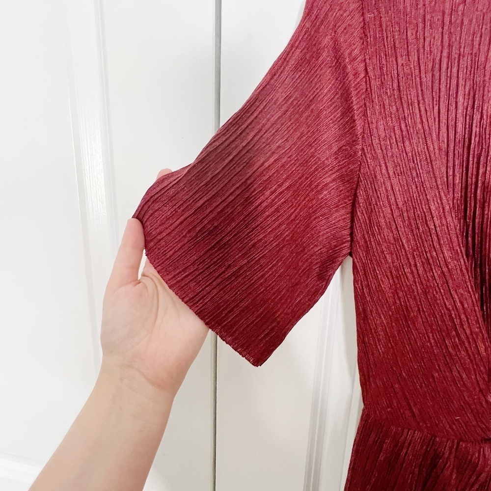 ALL IN FAVOR Dolman Plissé Midi Dress Size medium red burgundy deep v - Picture 5 of 6